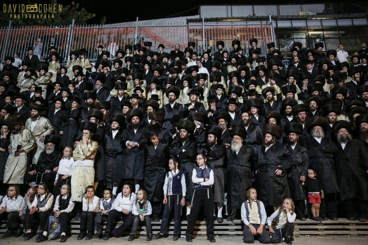 ההדלקה של המשפיע רבי מיילך בידרמן במירון • צפו