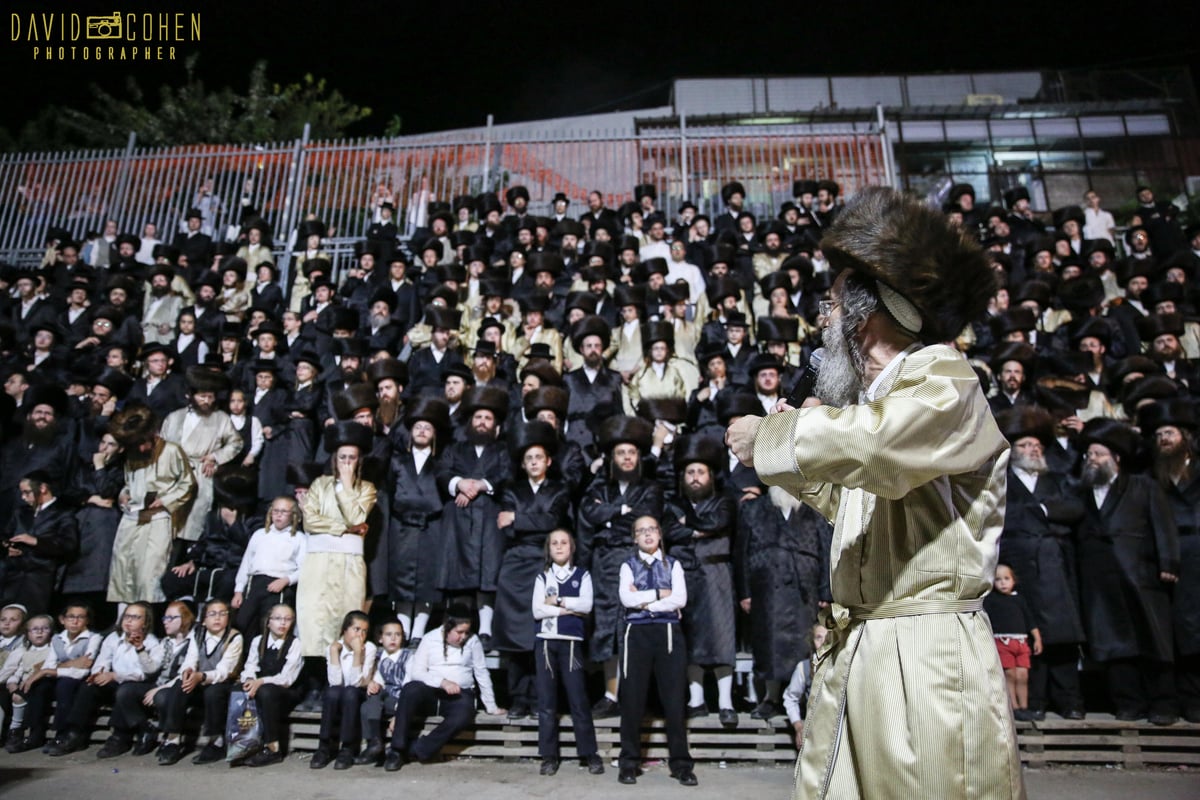 ההדלקה של המשפיע רבי מיילך בידרמן במירון • צפו