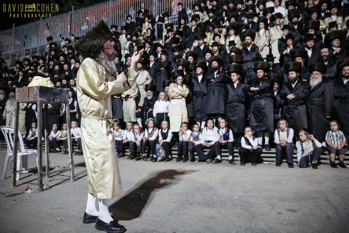 ההדלקה של המשפיע רבי מיילך בידרמן במירון • צפו