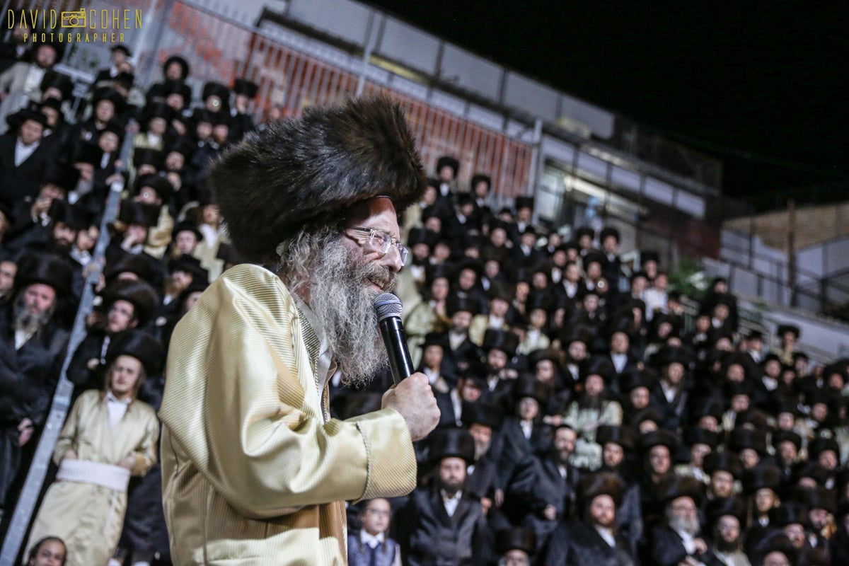 ההדלקה של המשפיע רבי מיילך בידרמן במירון • צפו