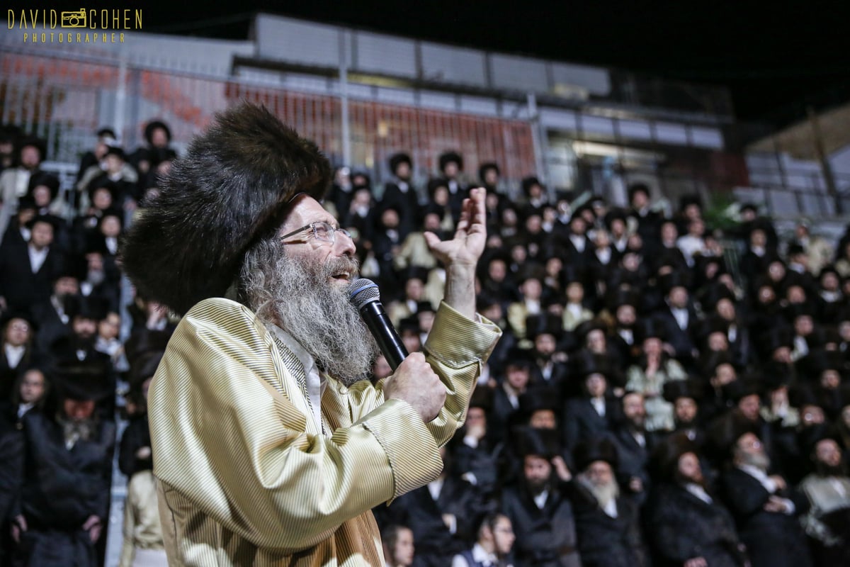 ההדלקה של המשפיע רבי מיילך בידרמן במירון • צפו