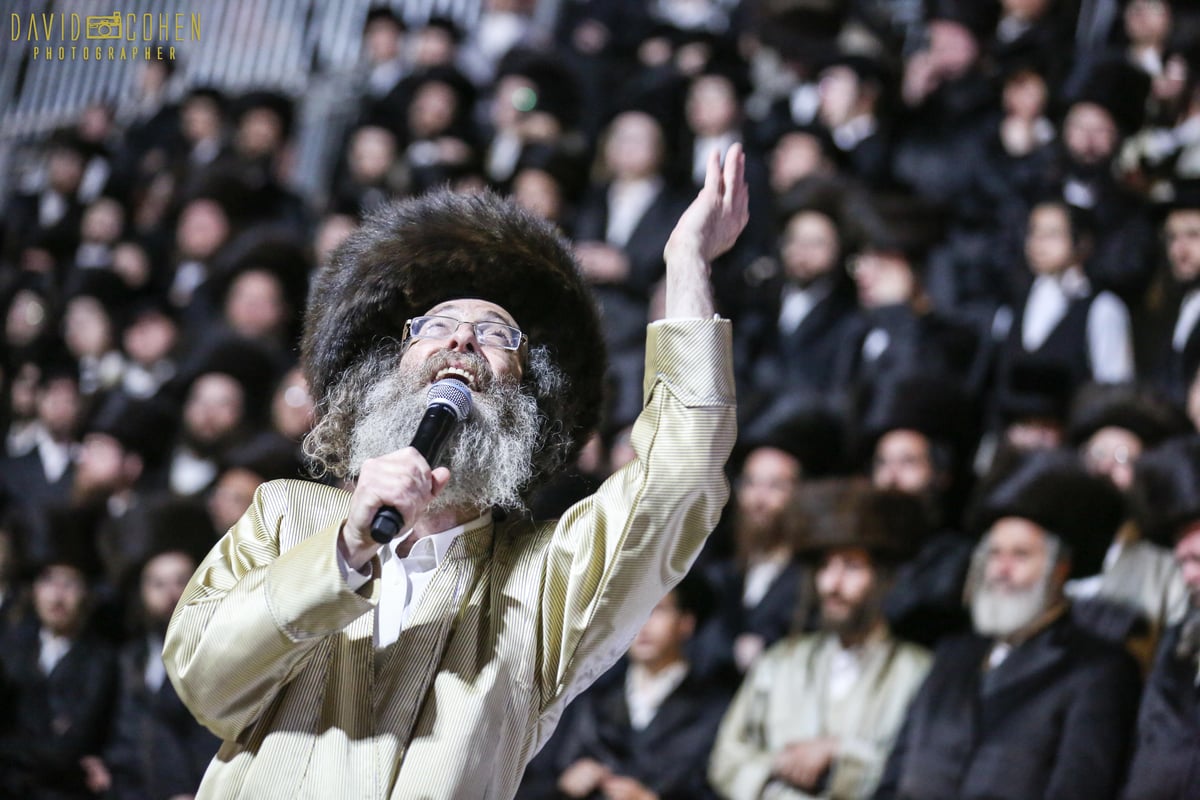 ההדלקה של המשפיע רבי מיילך בידרמן במירון • צפו