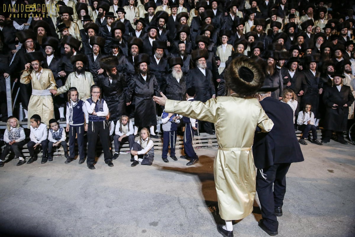 ההדלקה של המשפיע רבי מיילך בידרמן במירון • צפו