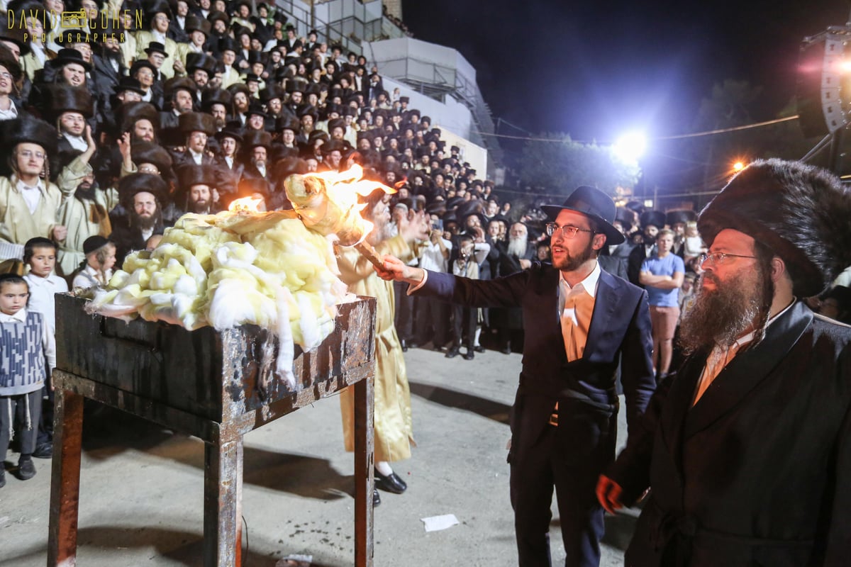 ההדלקה של המשפיע רבי מיילך בידרמן במירון • צפו