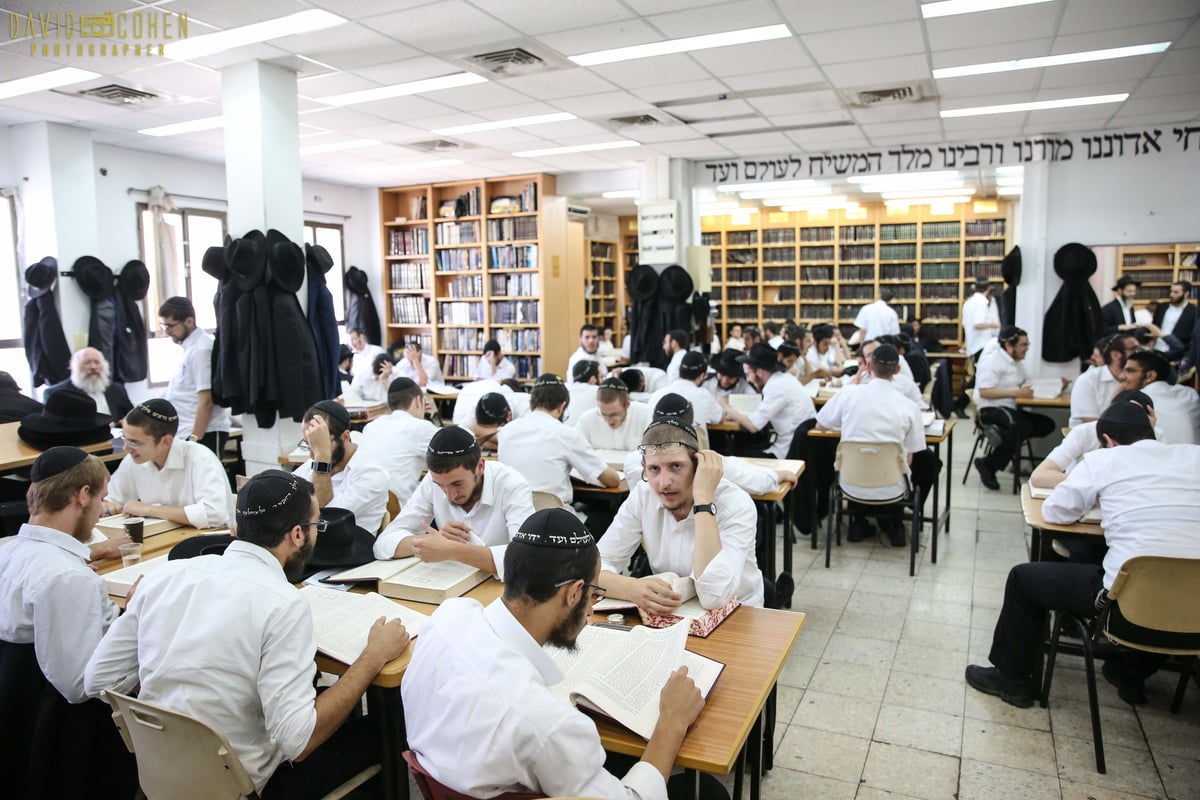 תיעוד: כך פתחו את 'זמן אלול' בישיבת חב"ד