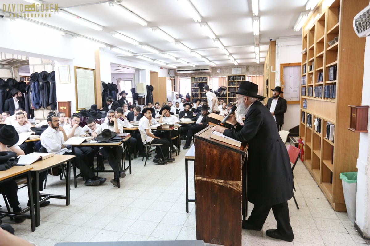 תיעוד: כך פתחו את 'זמן אלול' בישיבת חב"ד