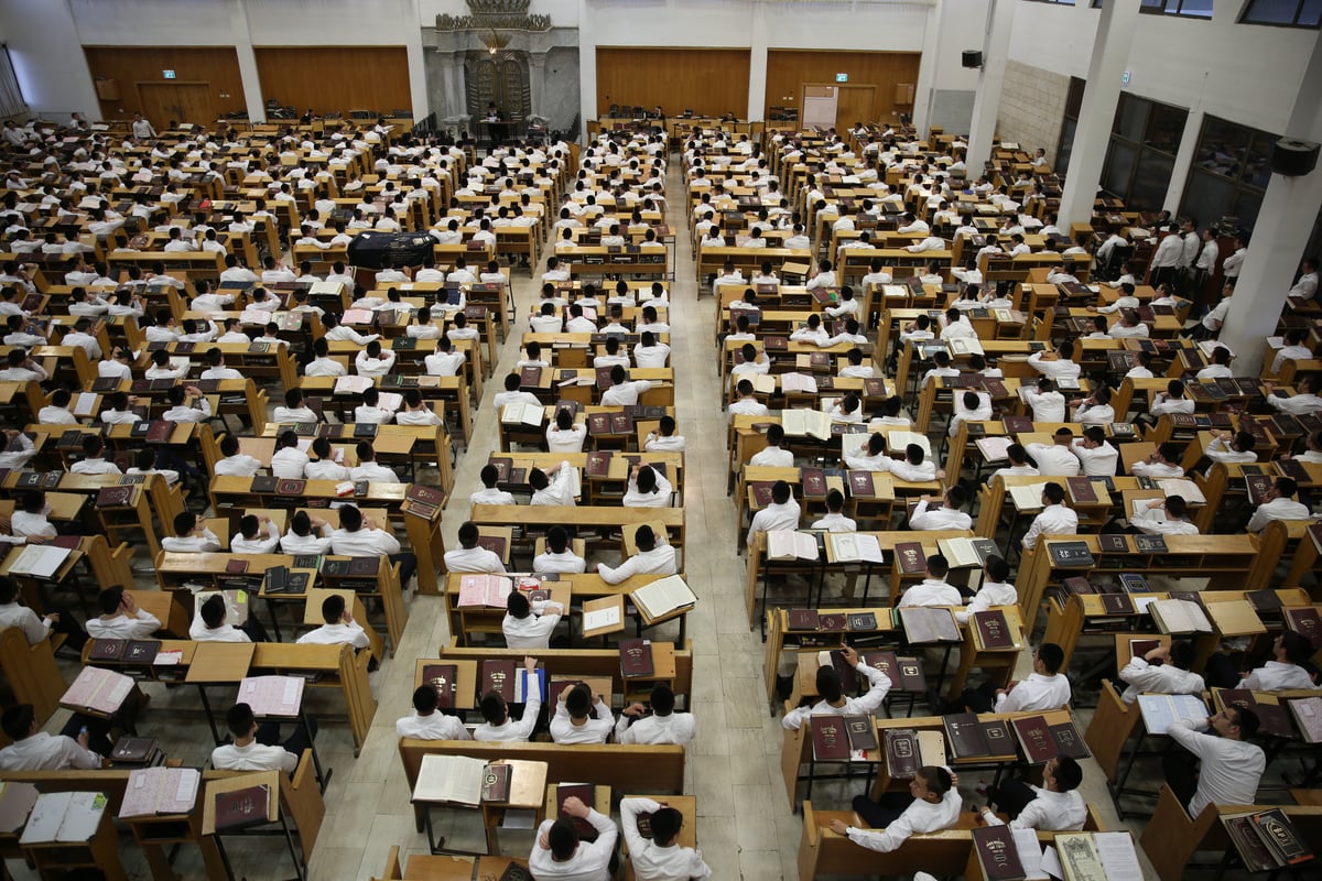 ה'חברונער'ס' התעוררו משיחתו של ראש ישיבת פוניבז' • צפו