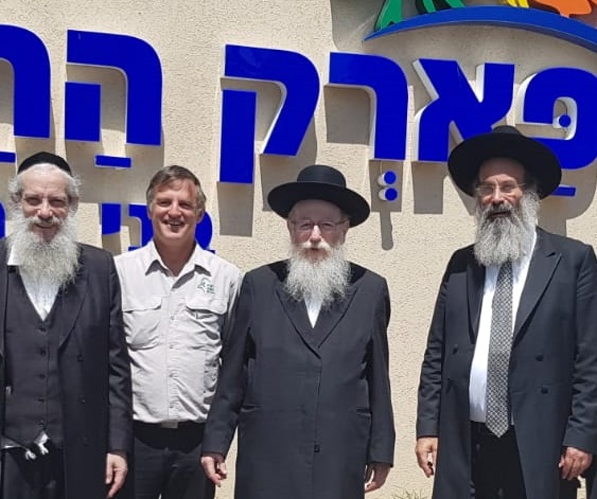 ליצמן התבדח: 'יש פוליטיקאים שמקומם בתוך כלוב'