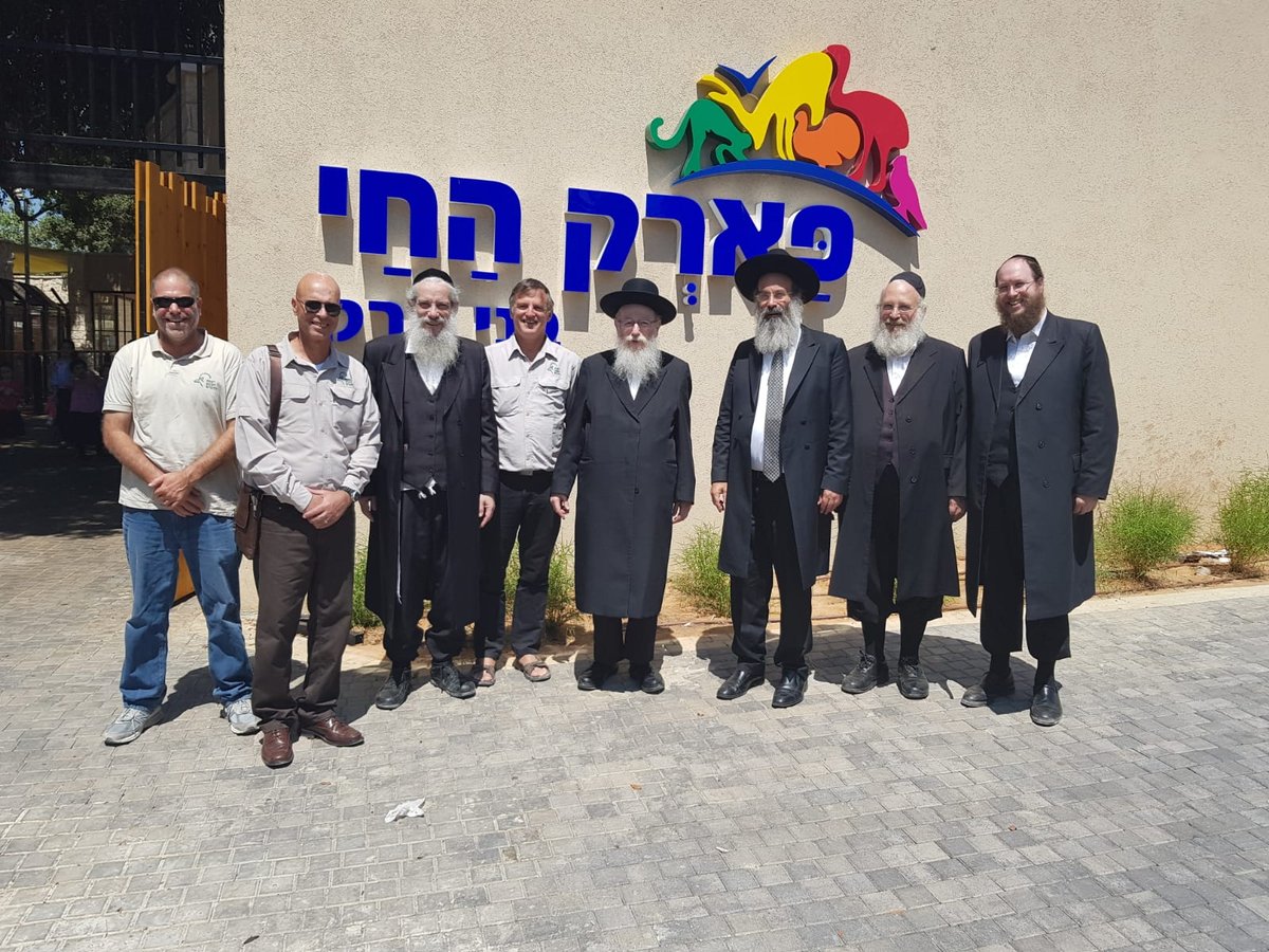 ליצמן התבדח: 'יש פוליטיקאים שמקומם בתוך כלוב'