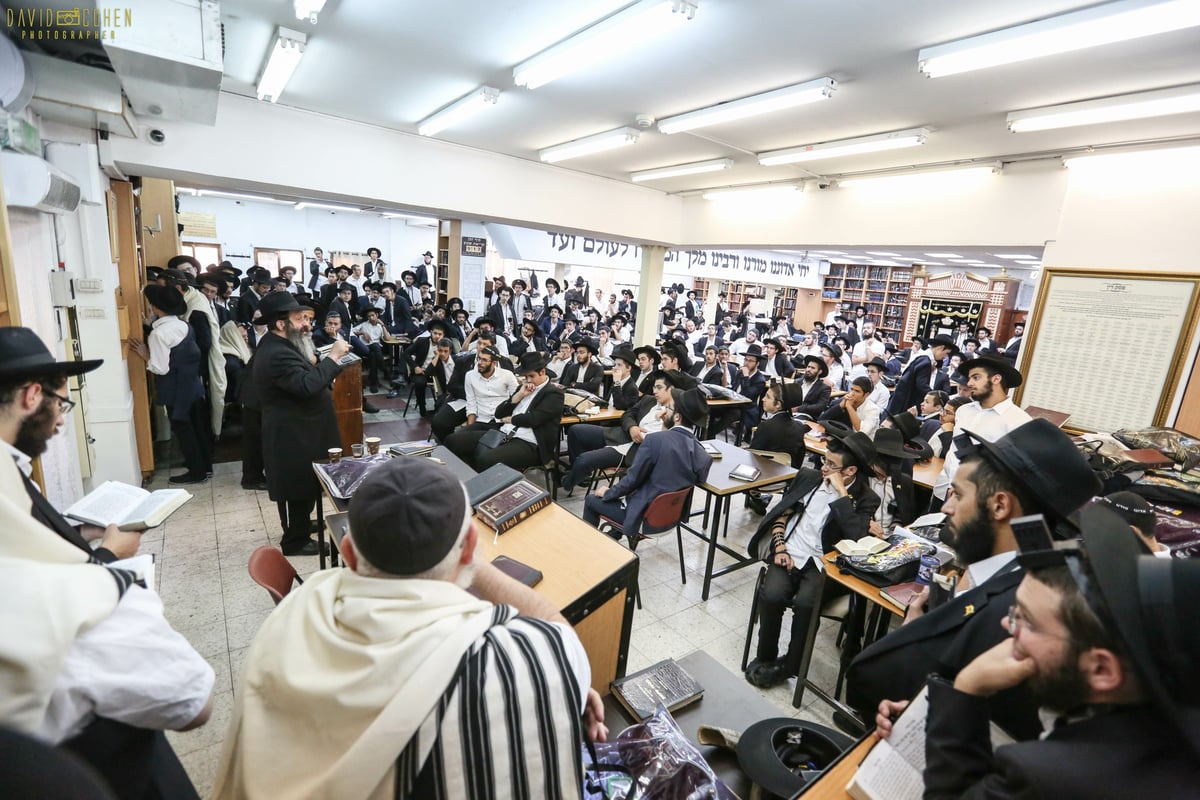 שלום רובשקין מסר שיחת חיזוק בישיבת חב"ד. צפו