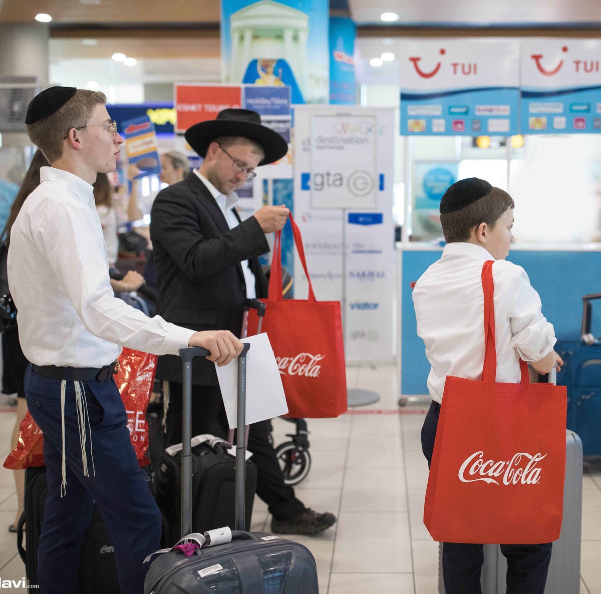 5 משפחות מאושרות חזרו נלהבות מחופשת הקיץ בלגונה הכחולה בקפריסין