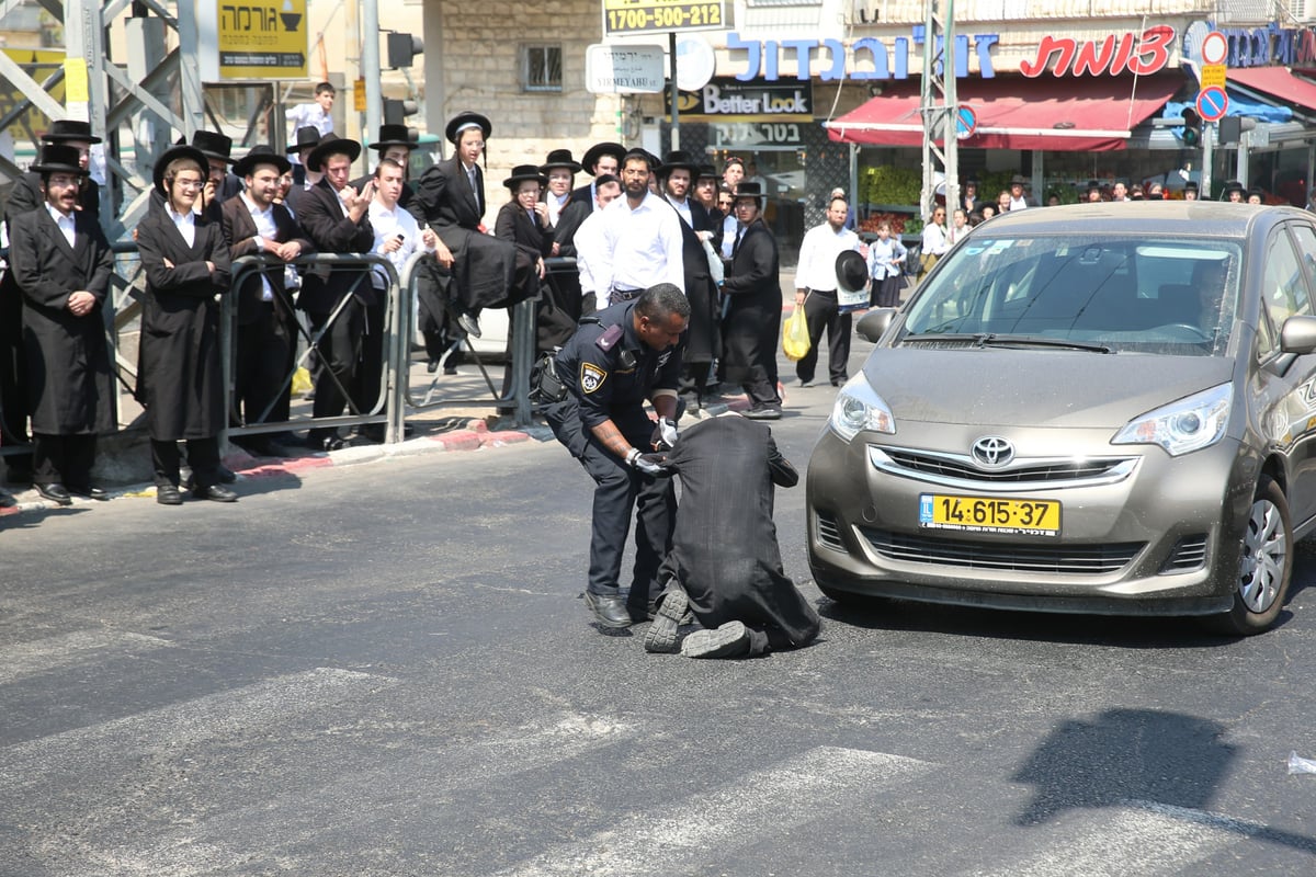 עשרות קיצוניים הפגינו בצומת אפיריון • צפו