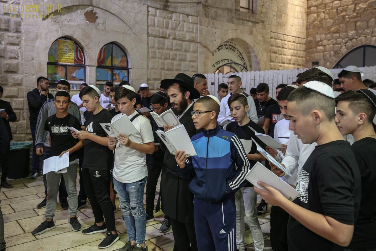 150 נערים ונערות ביקשו סליחה ברשב"י