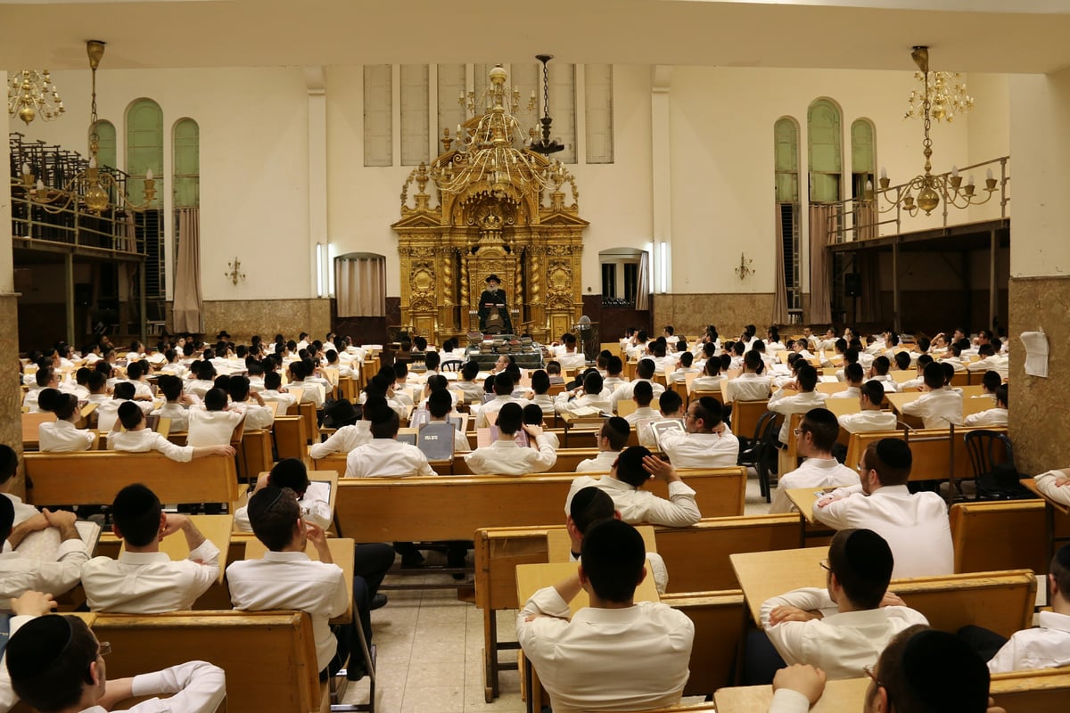 יום השנה המ"ט לרב מפוניבז' זצ"ל • תיעוד