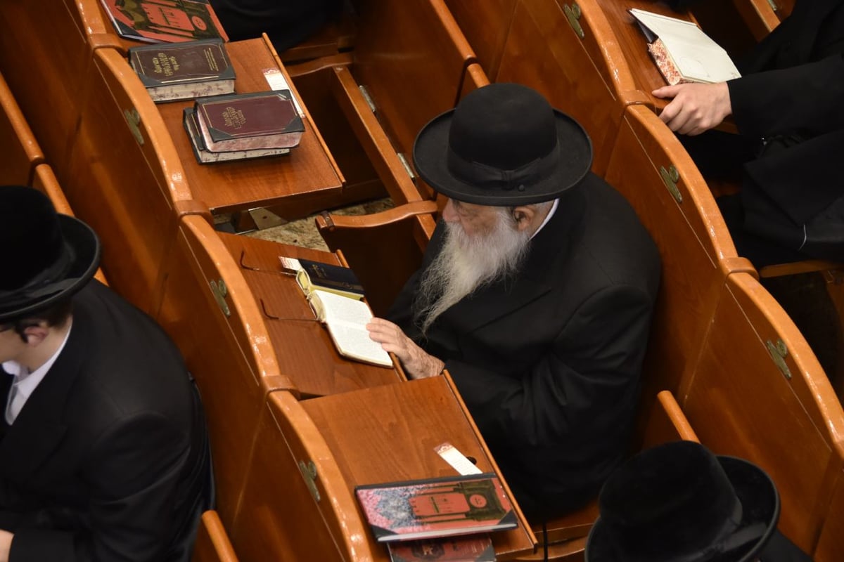 א' דסליחות בחצר הקודש בעלזא • תיעוד