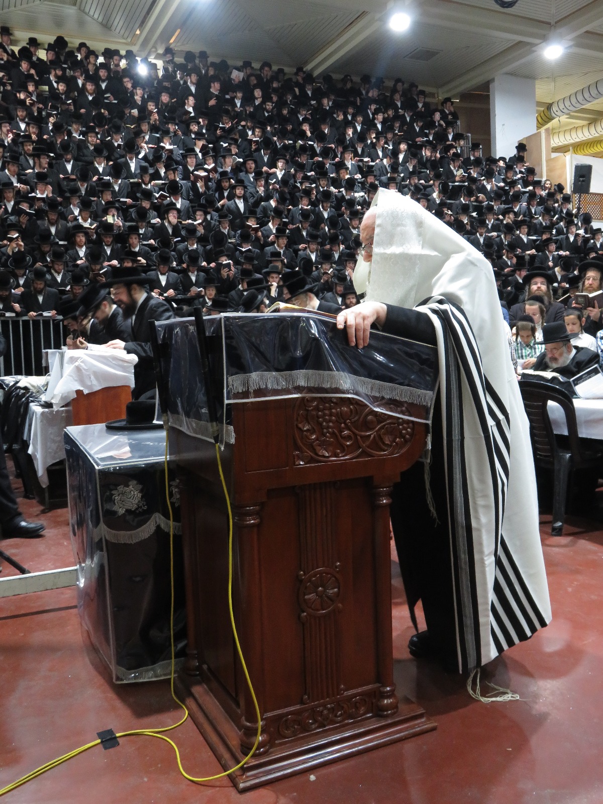 לפנות בוקר: הסליחות הראשונות בחסידות צאנז