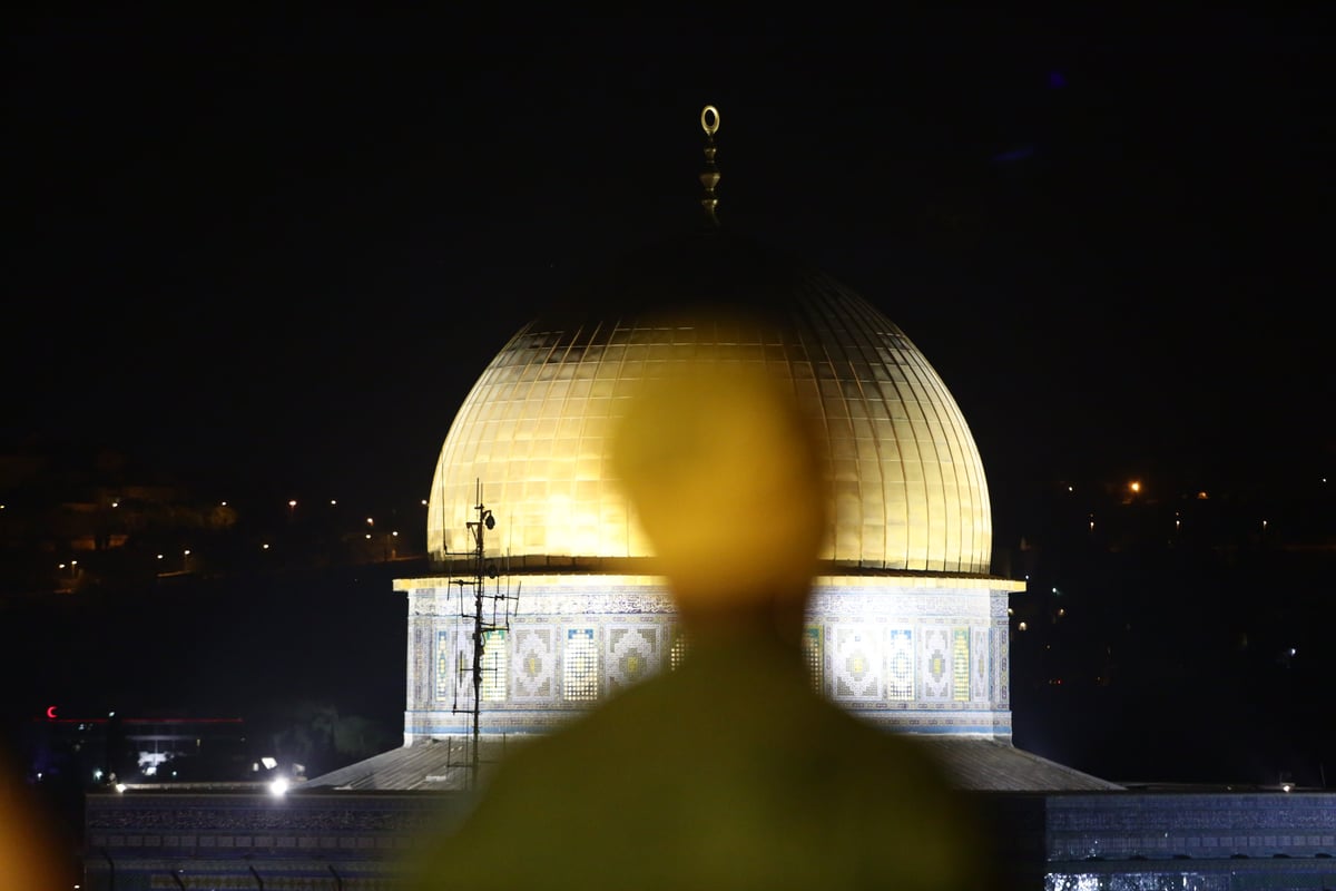 עשרות אלפים זעקו סליחות בכותל • תיעוד