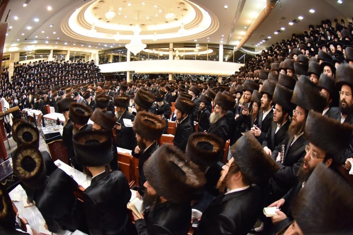 ביום דין: האדמו"ר התריע נגד המכשירים הפרוצים