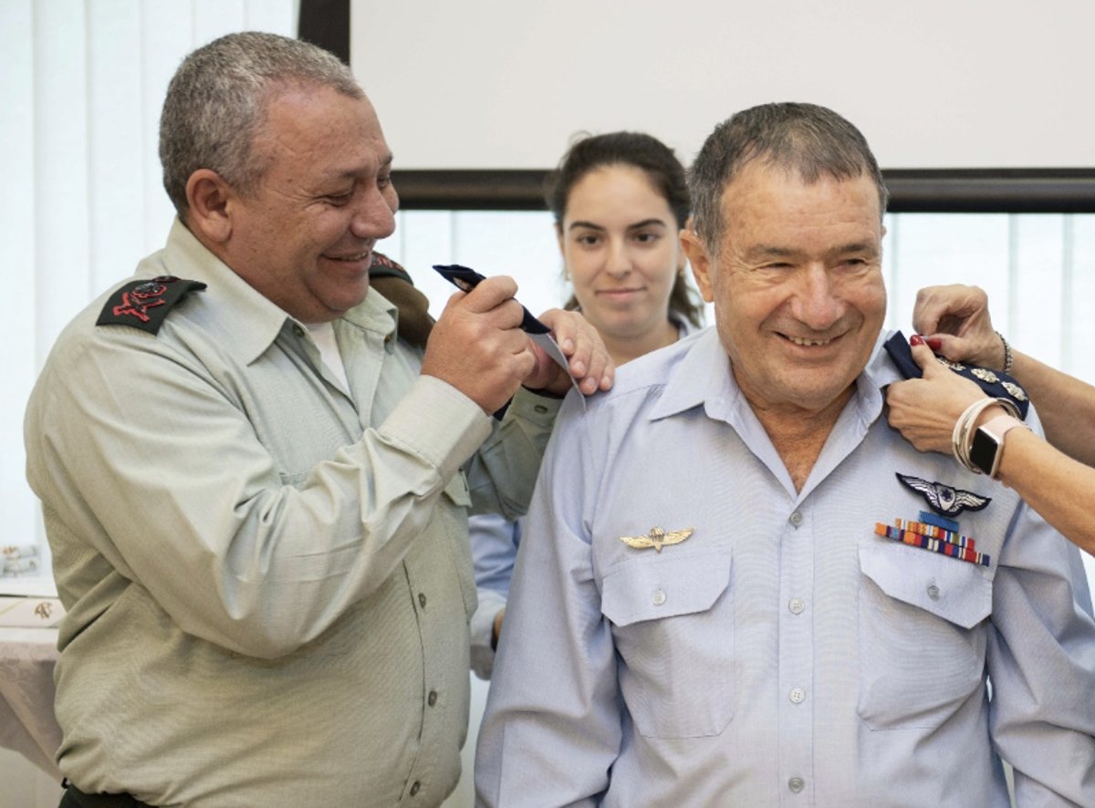 בגיל 80: הרמטכ"ל העניק דרגה ל'אלוף ההפלות'