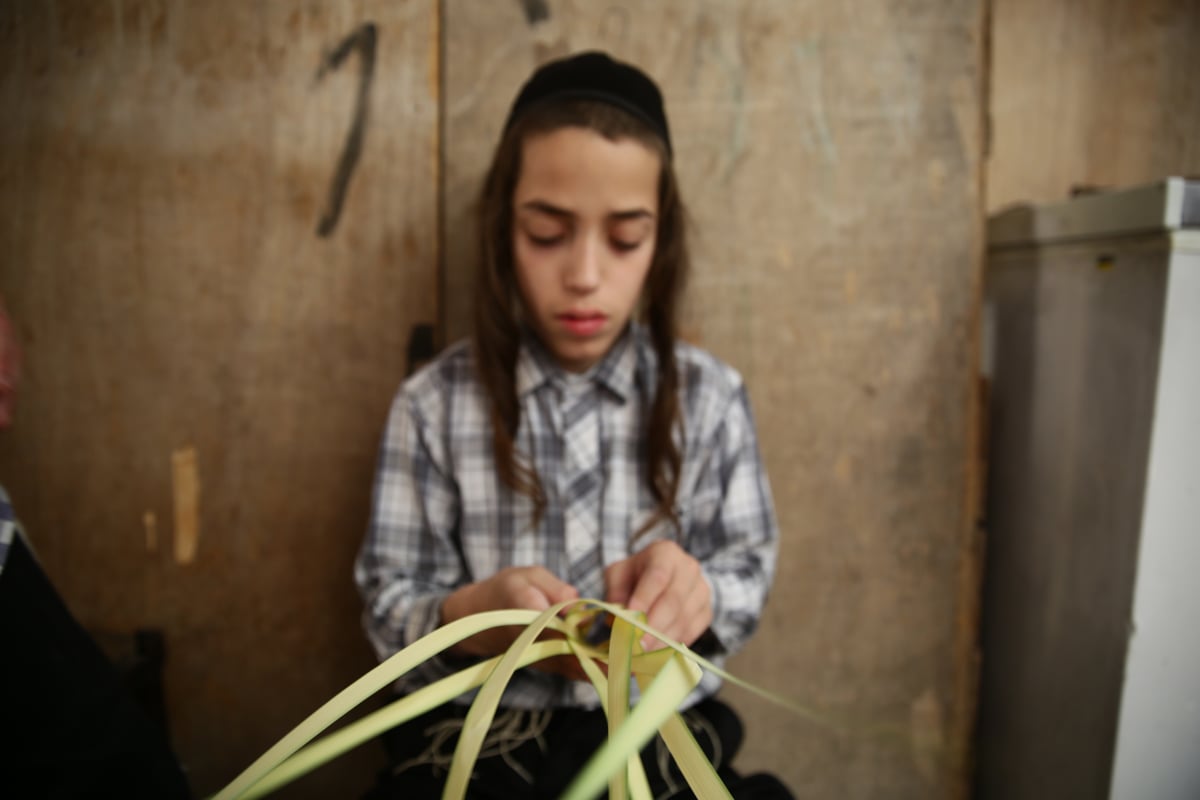 צפו בילדים הירושלמים מייצרים 'קוישיקלאך'