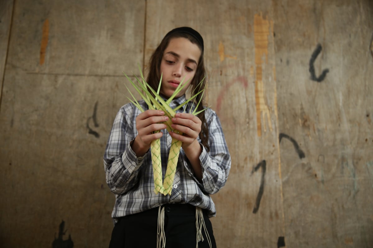 צפו בילדים הירושלמים מייצרים 'קוישיקלאך'