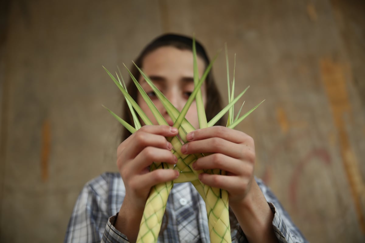 צפו בילדים הירושלמים מייצרים 'קוישיקלאך'