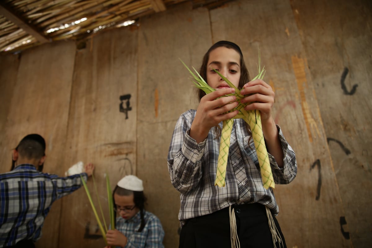 צפו בילדים הירושלמים מייצרים 'קוישיקלאך'