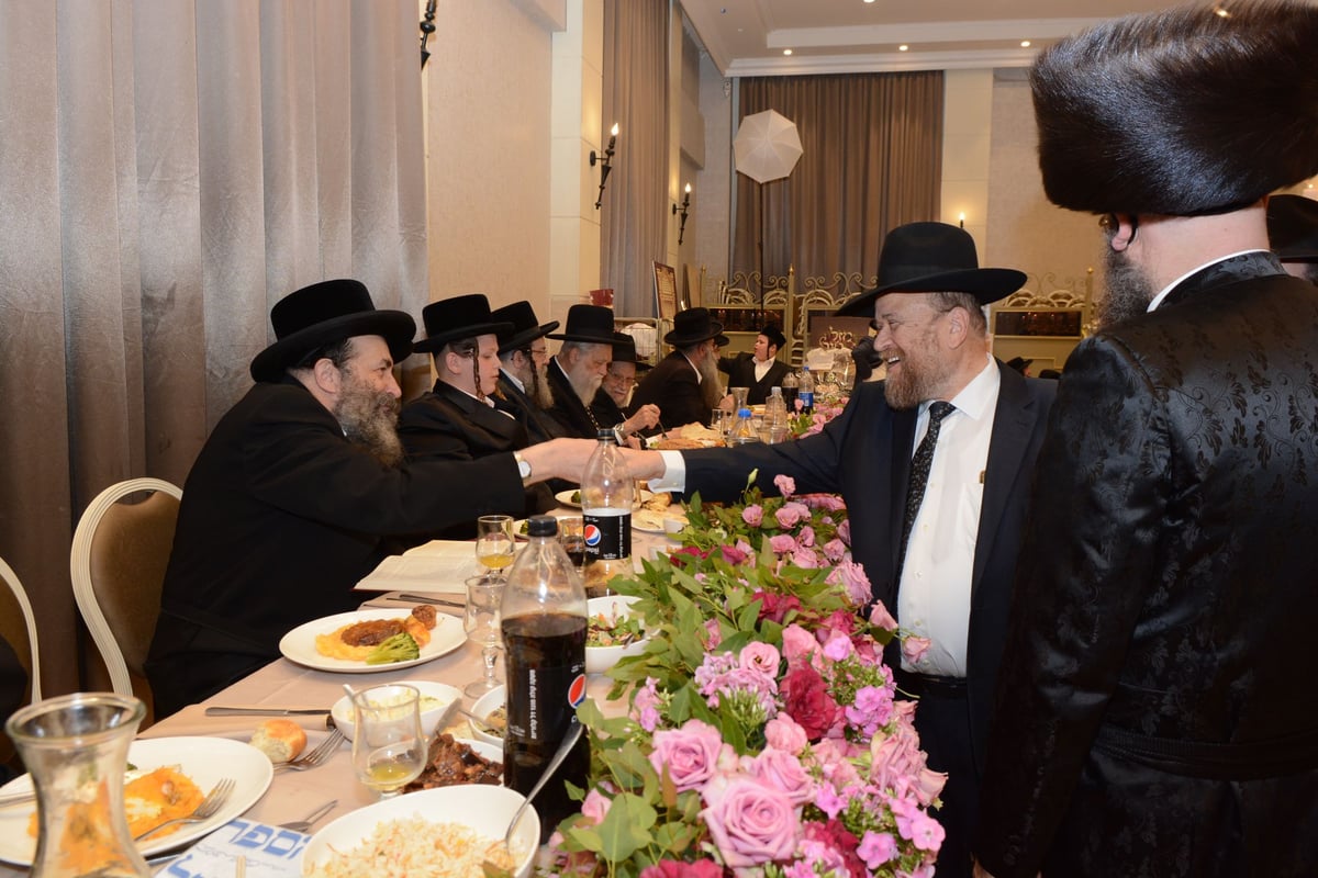 איש הפרסום החרדי בירמץ את בנו • גלריה