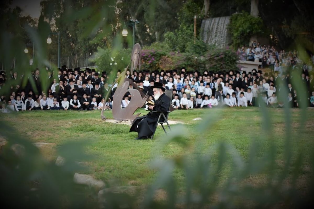 מ'התשליך' עד נעילת החג: יום כיפור ב'מרכז חסידי ויז'ניץ'