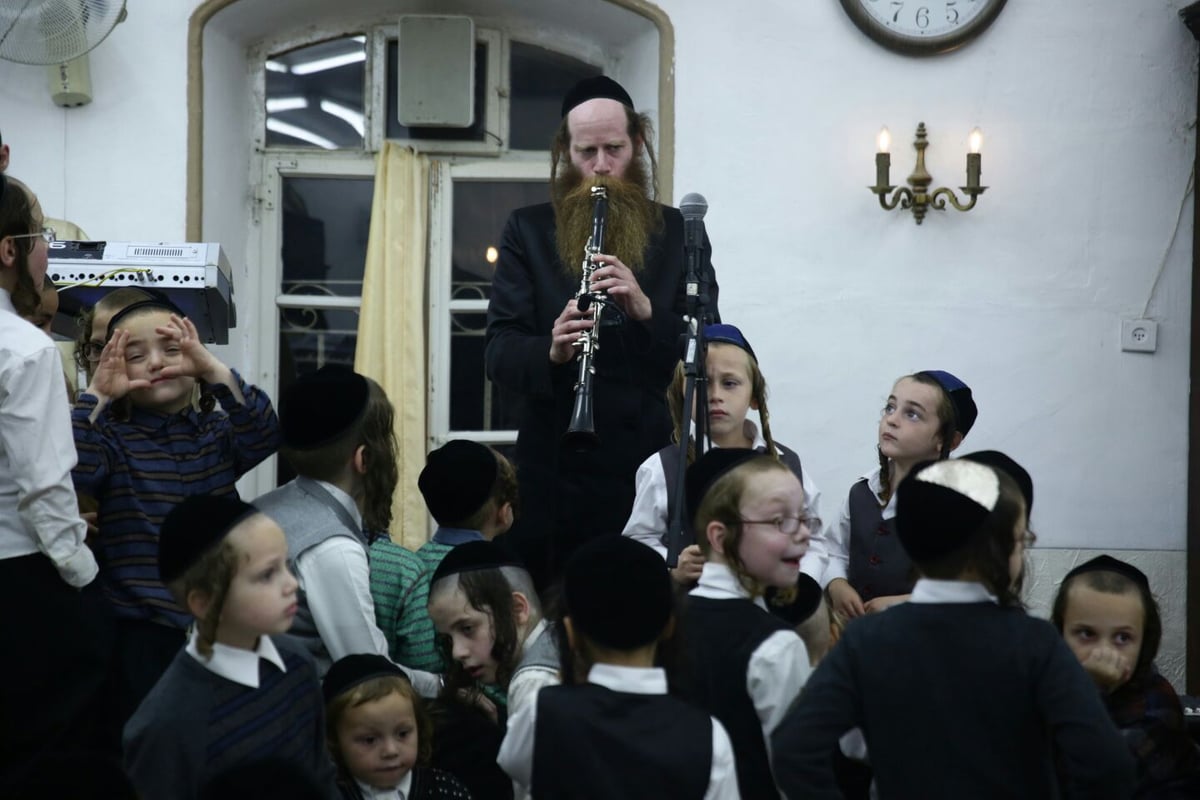 תיעוד: שמחת בית השואבה ב"אהל שרה"