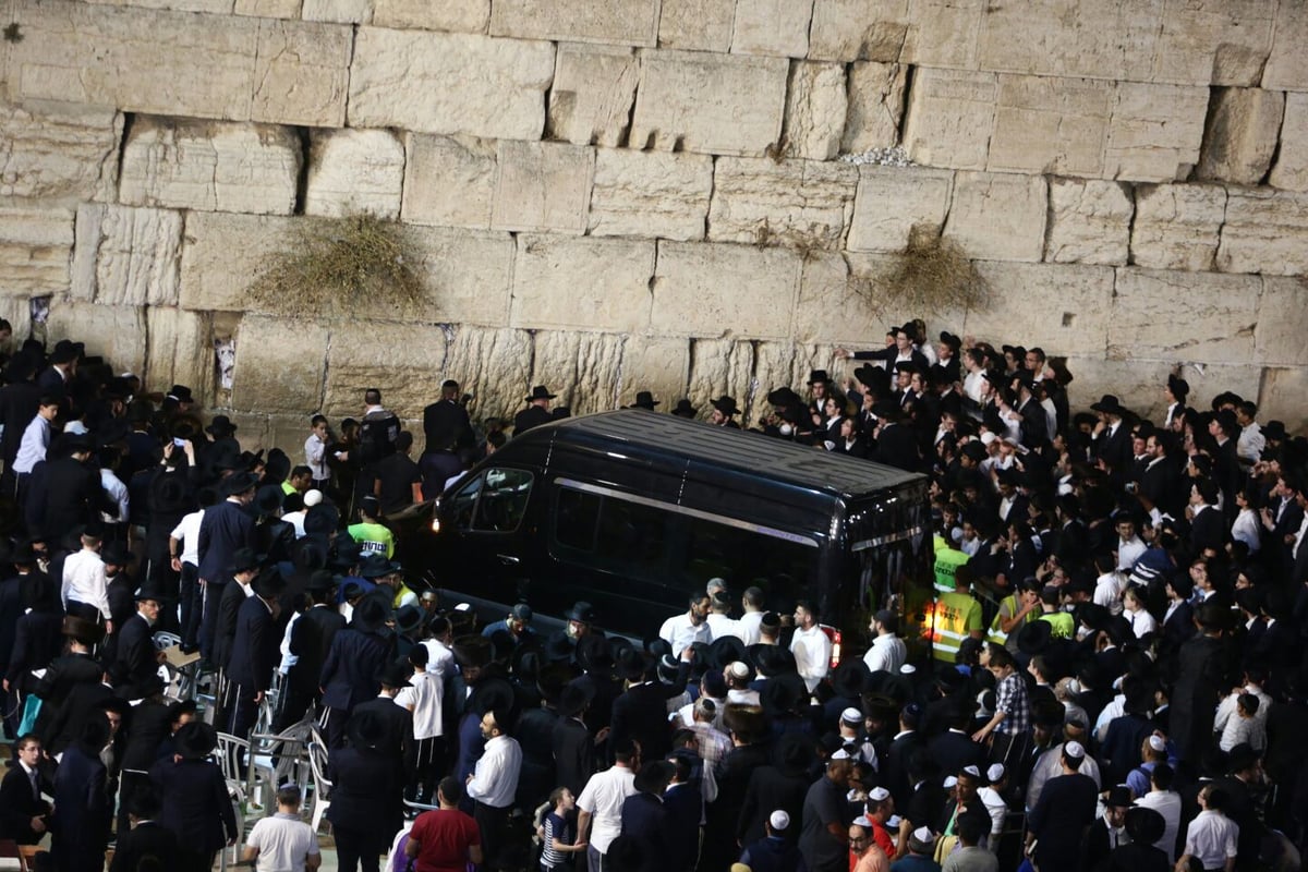 תיעוד ראשון ב'כיכר': הגר"ח קנייבסקי בירושלים