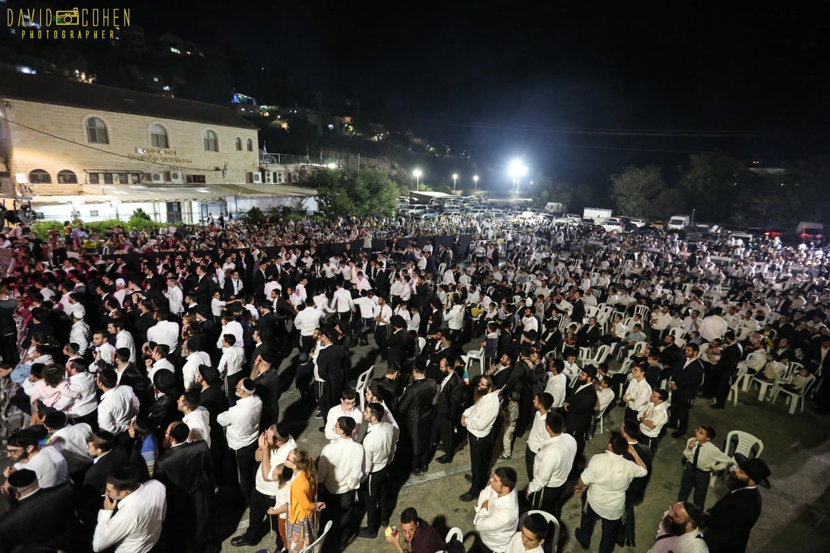 צפת: חמישה זמרים בשמחת בית השואבה