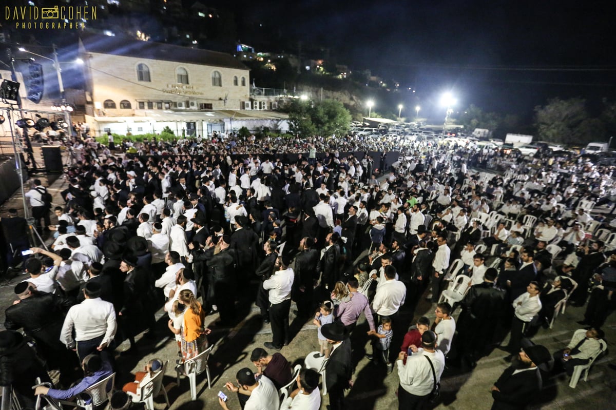 צפת: חמישה זמרים בשמחת בית השואבה