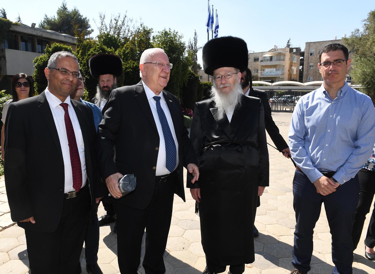 הנשיא ריבלין וליצמן "צחצחו שיניים" בסוכה