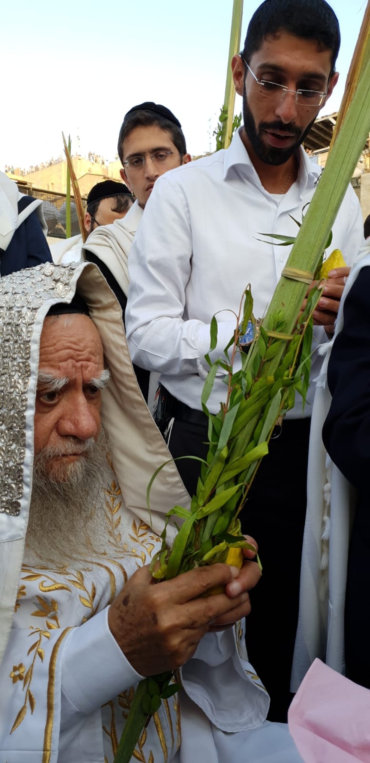 תיעוד: הראשל"צ הגאון רבי אליהו בקשי דורון בכותל