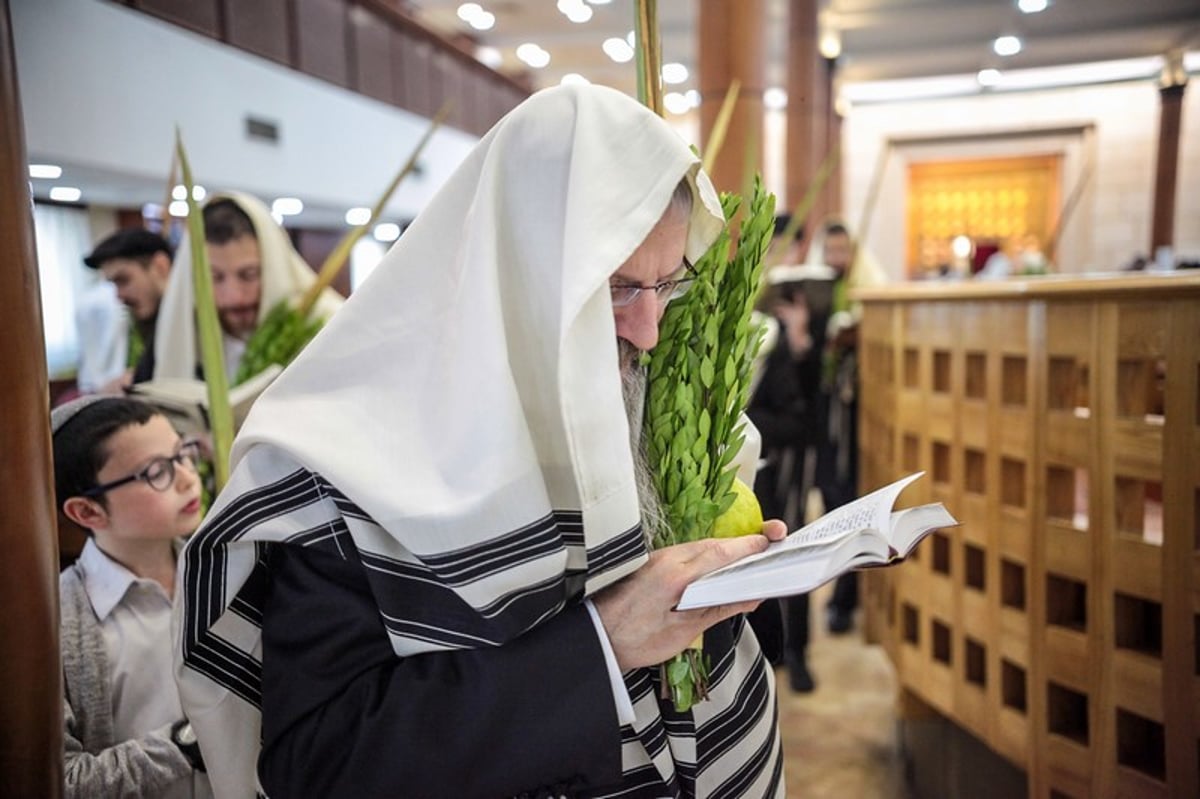 וחותמנו לחיים: הושענא רבה במוסקבה. צפו