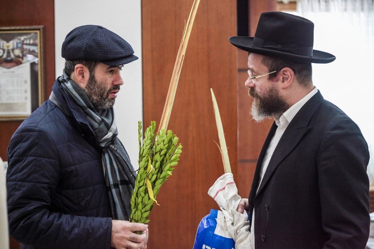 וחותמנו לחיים: הושענא רבה במוסקבה. צפו