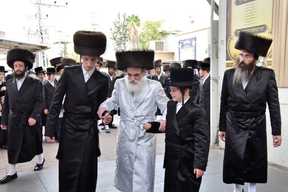 תיעוד מסכם: רגעי השמחה בסוכות בויז'ניץ