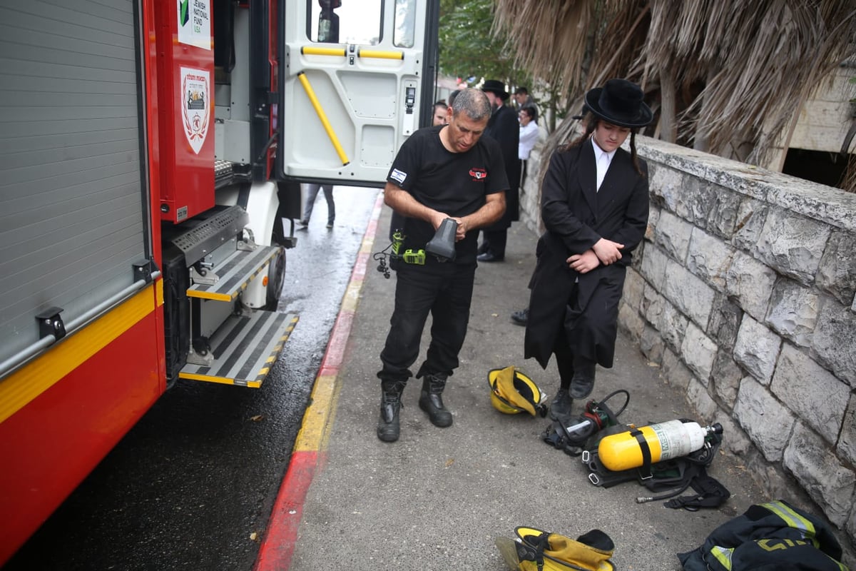 3 נפצעו קל בשריפה שפרצה בישיבה בירושלים