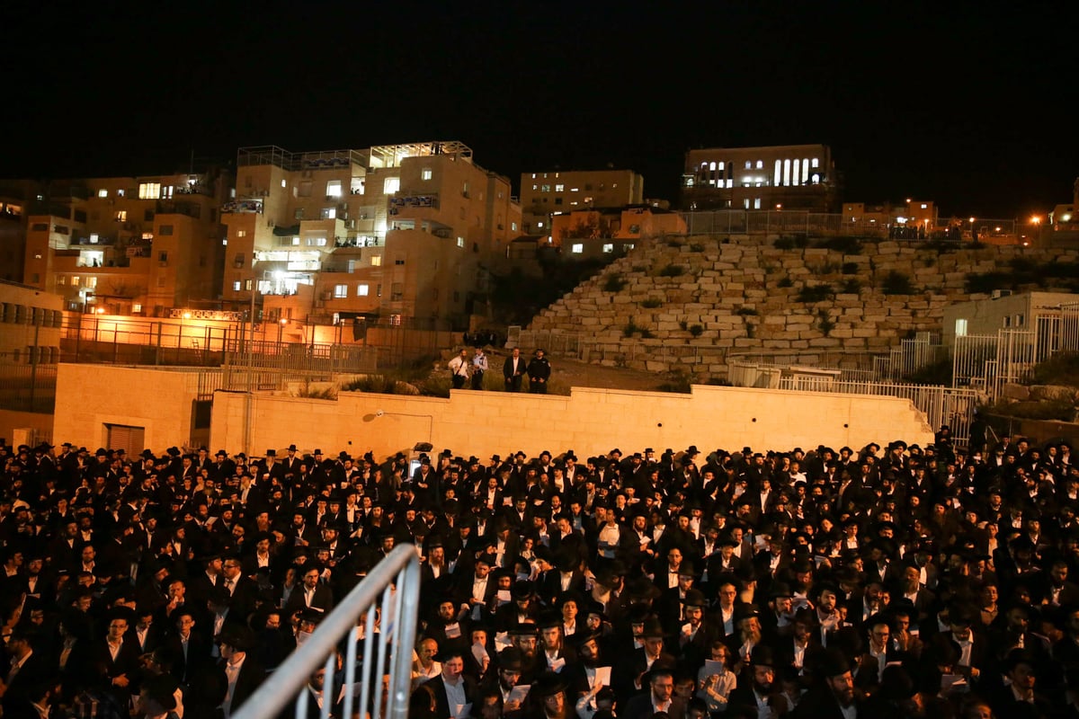 שבוע לשריפה: אלפים בעצרת החיזוק בביתר עילית. תיעוד