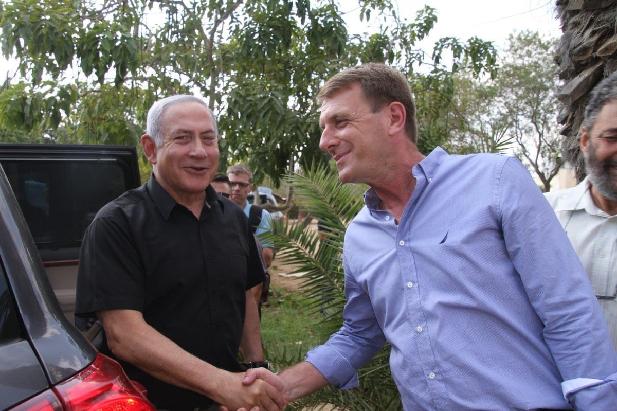 נתניהו בגבול רצועת עזה: "נפסיק את ההתקפות"