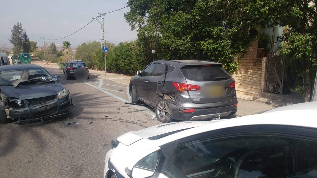 נהג בשכרות, התנגש ברכבים חונים ונתפס