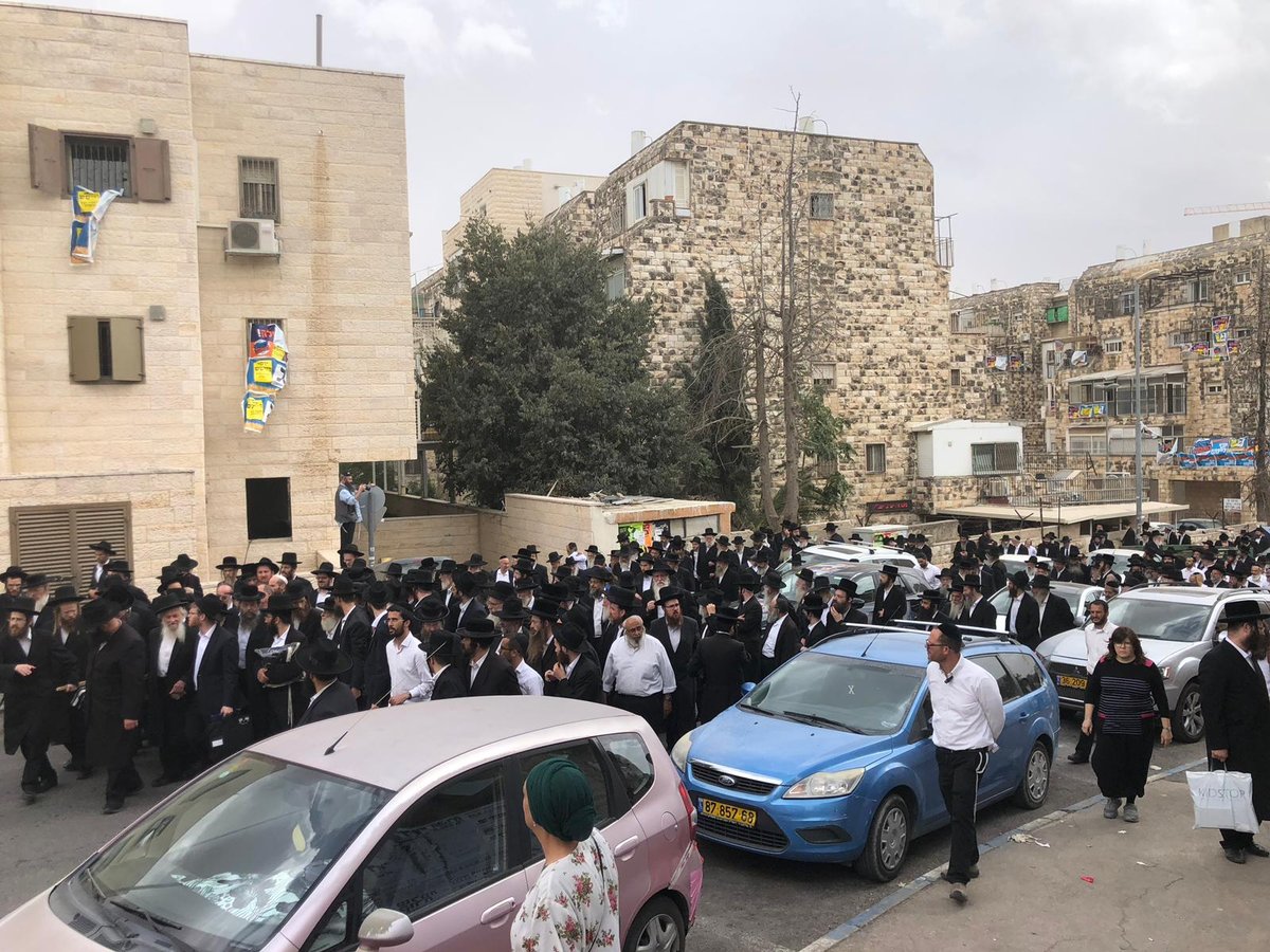 תיעוד: הלווית הגאון רבי לוי יצחק הלפרין זצ"ל