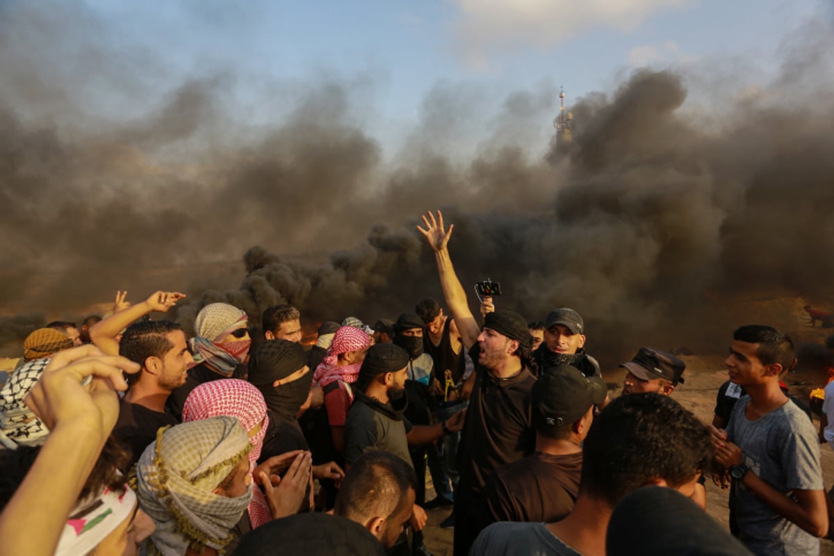 מאות הפגינו בעזה על מות 3 נערים מחבלים