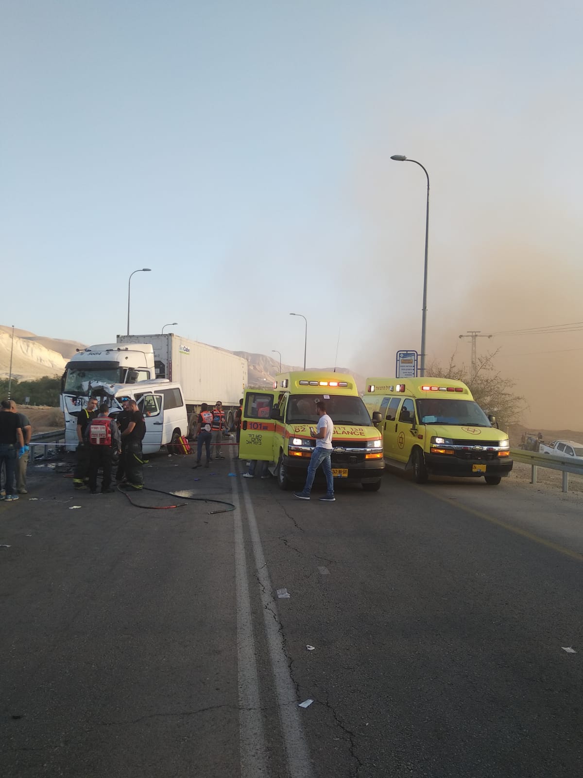 שישה הרוגים בתאונה בין משאית למיניבוס הסעות