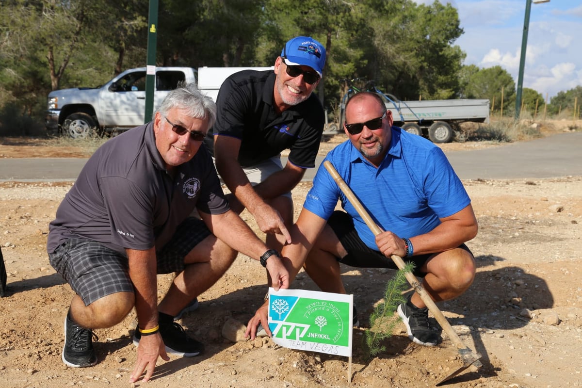 השוטרים האמריקאים סיירו ביערות עוטף עזה