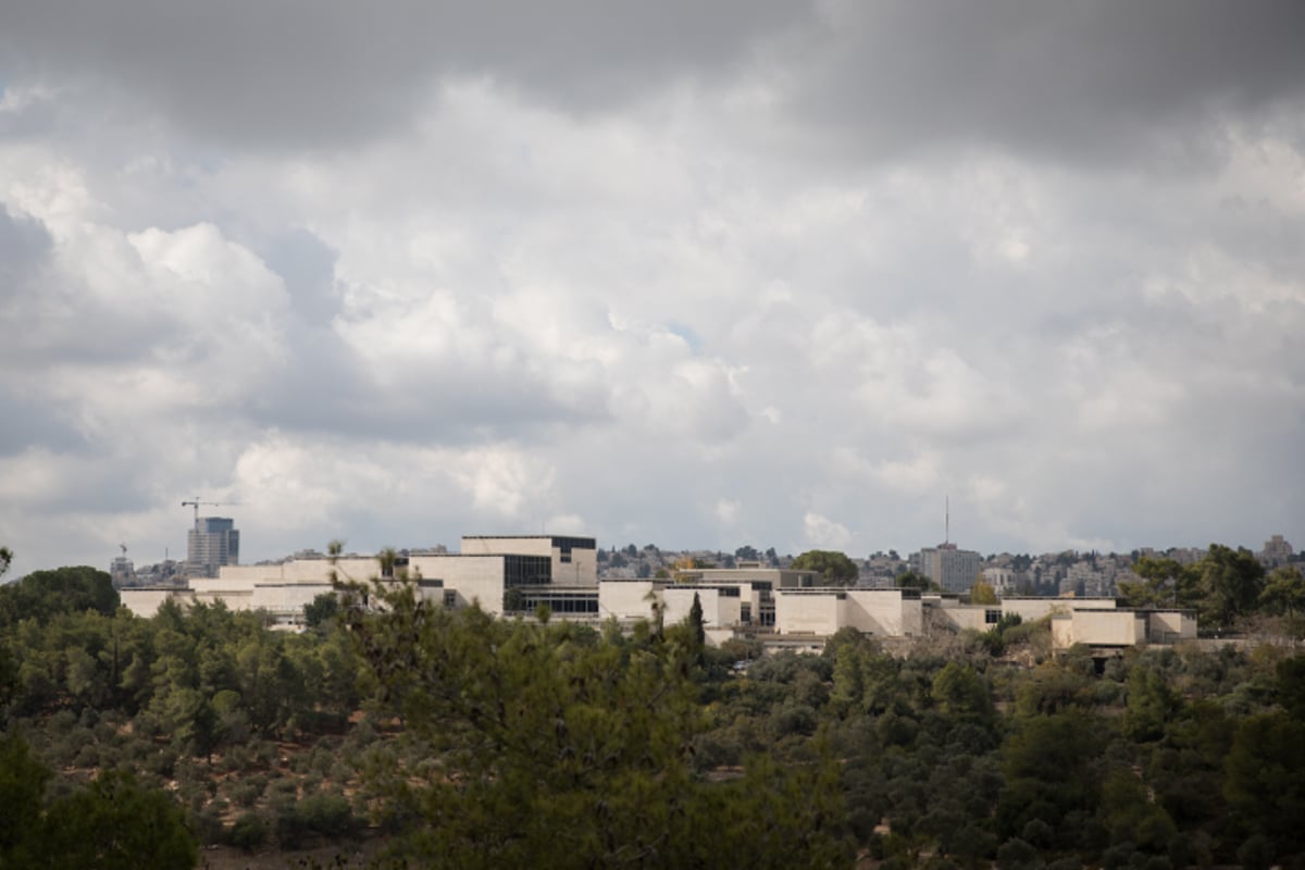 ירושלים של גשם • גלריה באפור ירוק