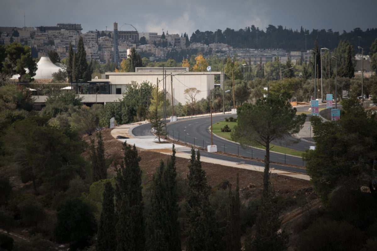 ירושלים של גשם • גלריה באפור ירוק