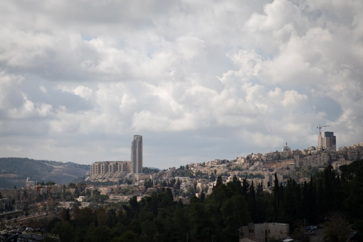 ירושלים של גשם • גלריה באפור ירוק