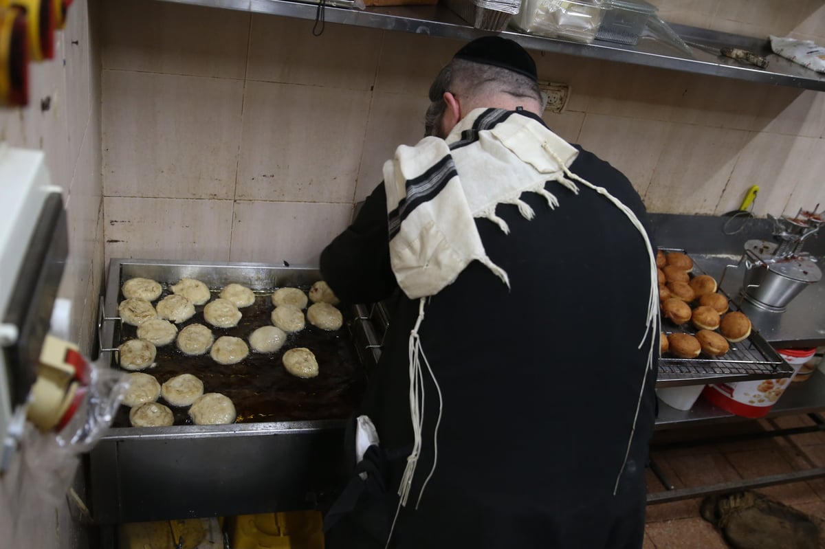 האברך החסידי שמשקיע את נשמתו בסופגניות